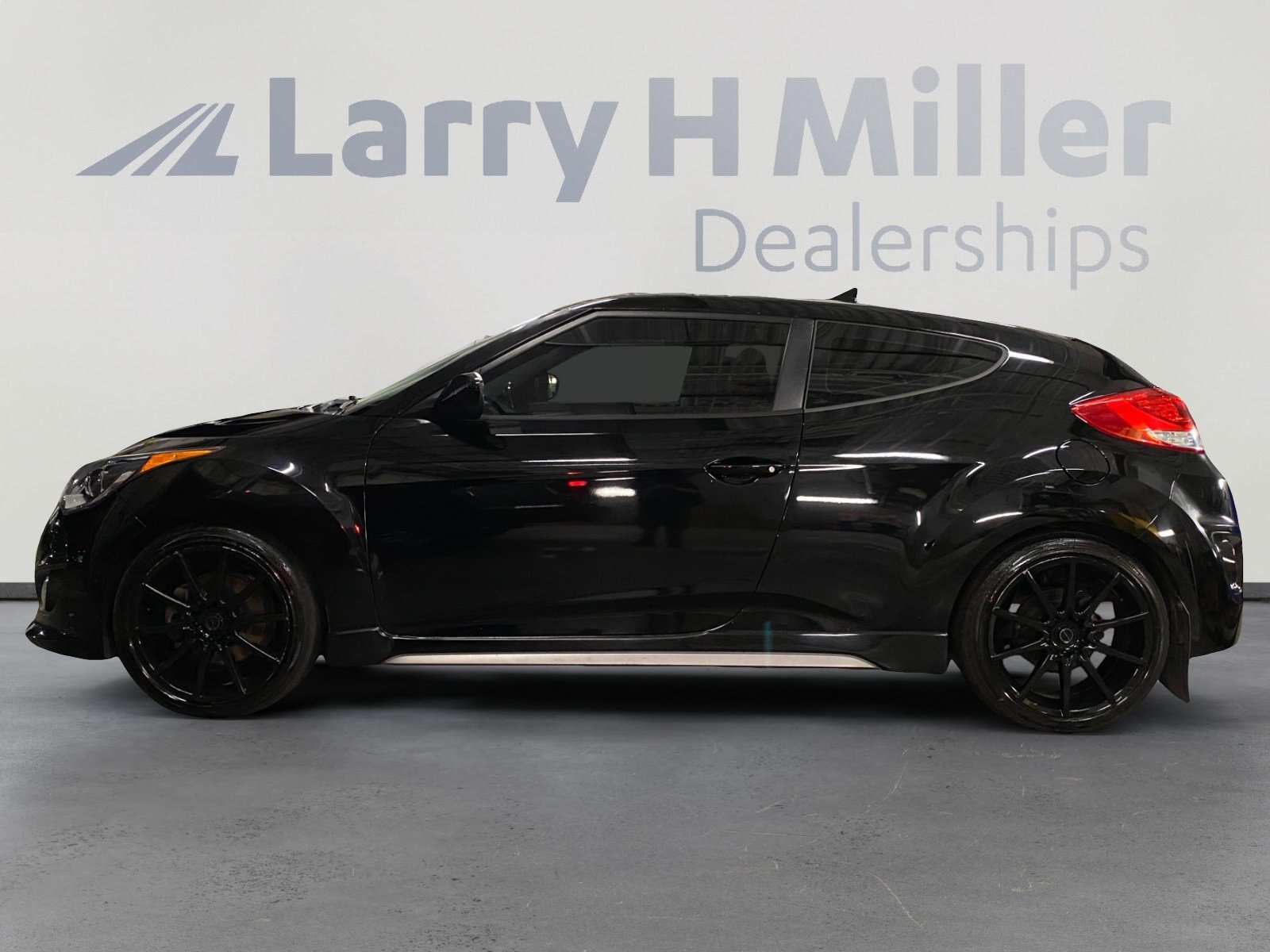 Used 2015 Hyundai Veloster R-Spec with VIN KMHTC6AE8FU227676 for sale in Draper, UT