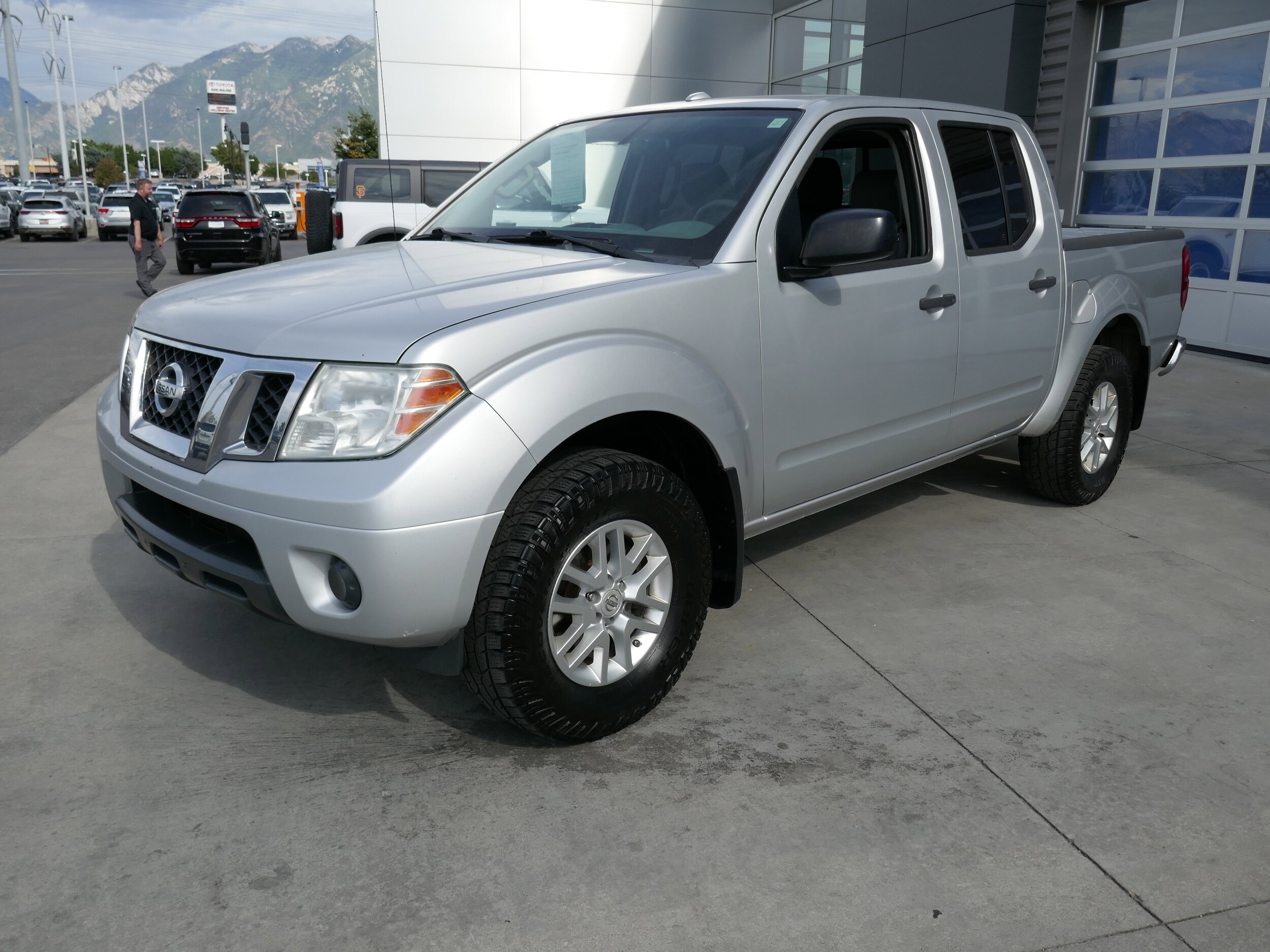 2016 Nissan Frontier SV photo 4