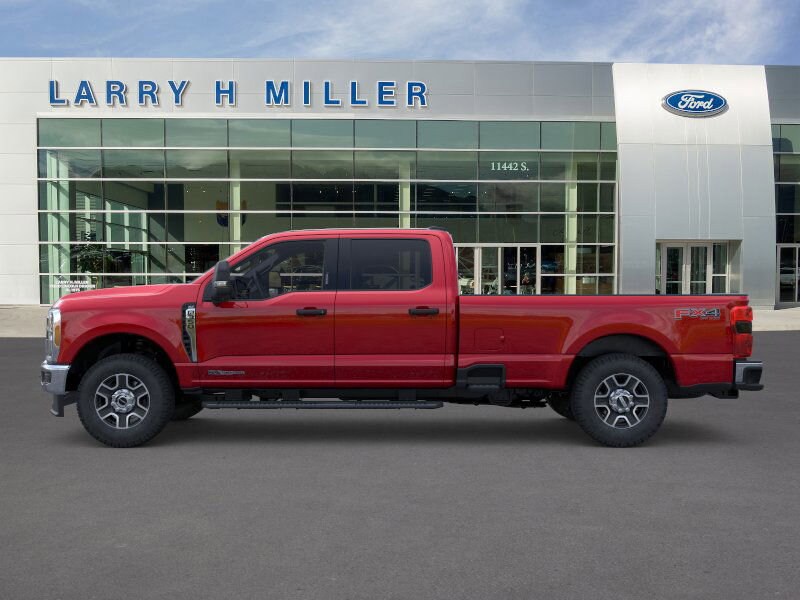 2025 Ford F-350 XLT photo 3