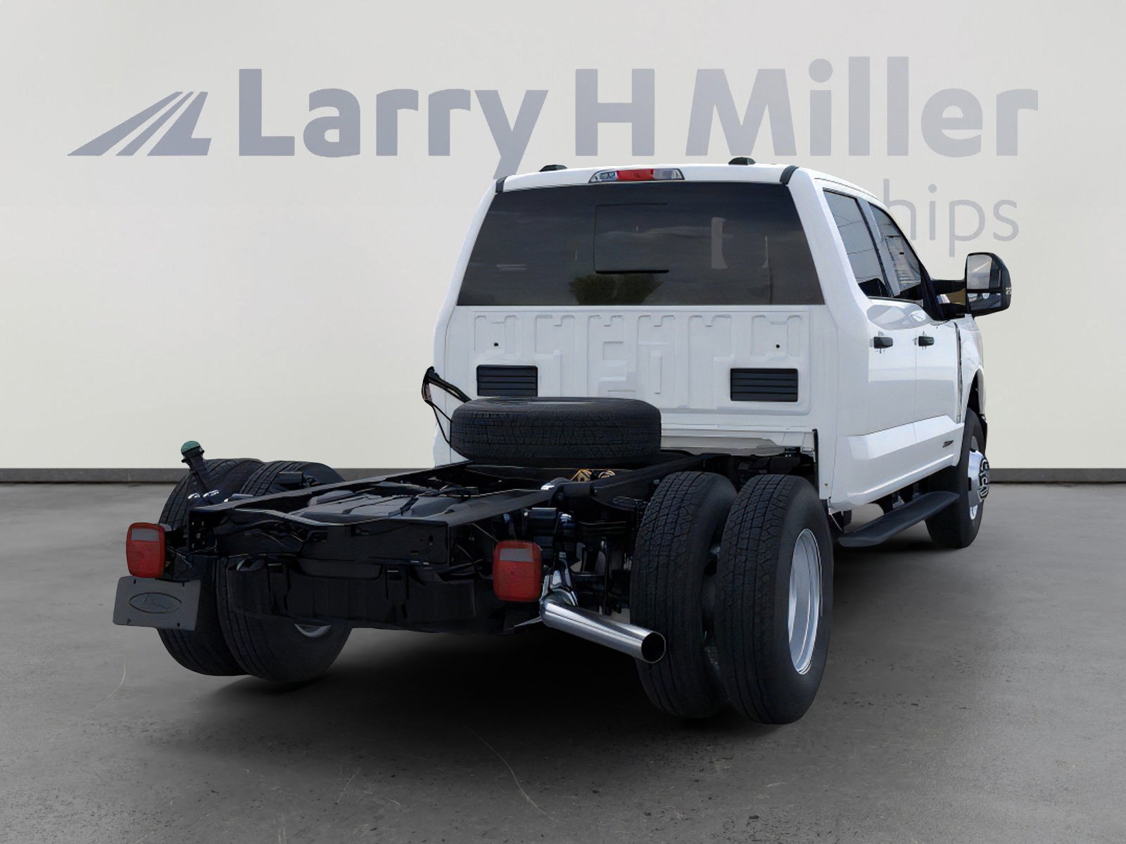 2025 Ford F-350 Super Duty Chassis Cab XL - Photo 8