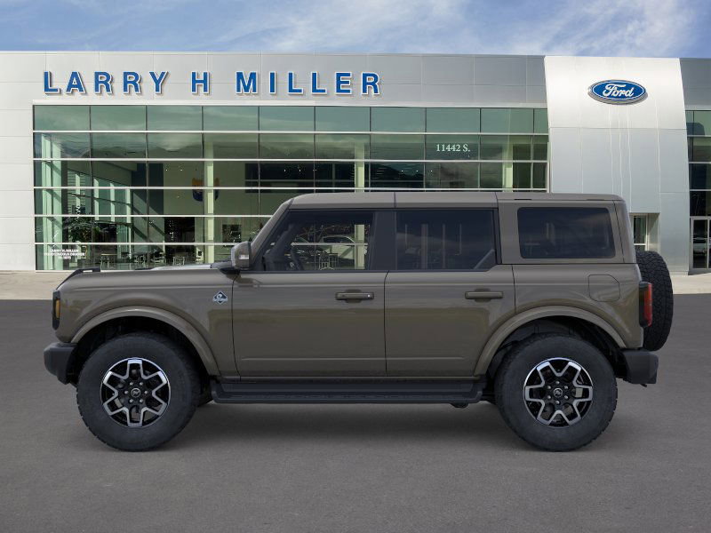 2025 Ford Bronco Outer Banks photo 2