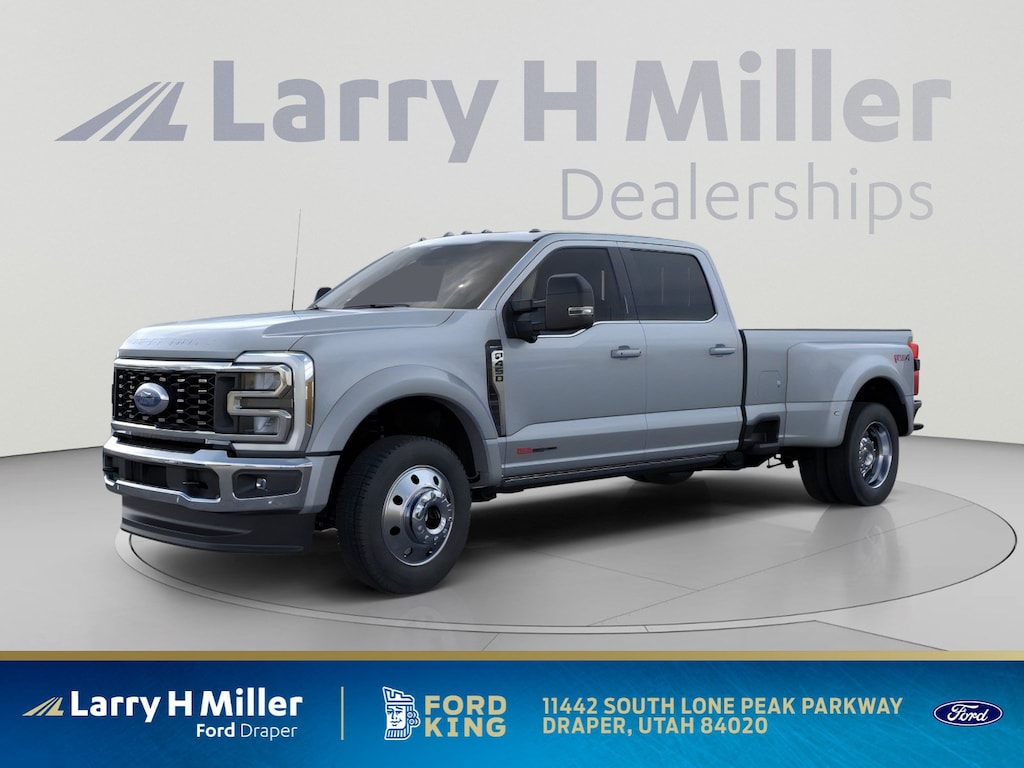New 2026 Ford Super Duty F-450 DRW LARIAT 4WD Crew Cab 8' Box V8 Engine
