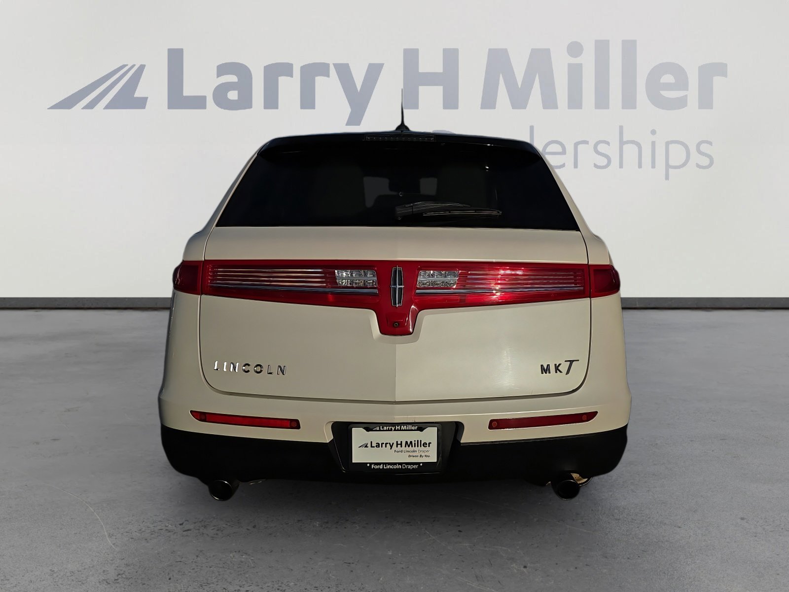 2019 Lincoln MKT photo 3