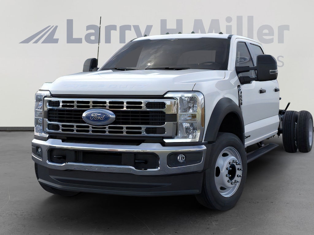 New 2026 Ford Super Duty F-550 DRW XL 4WD Crew Cab 203" WB 84" CA V8 Engine