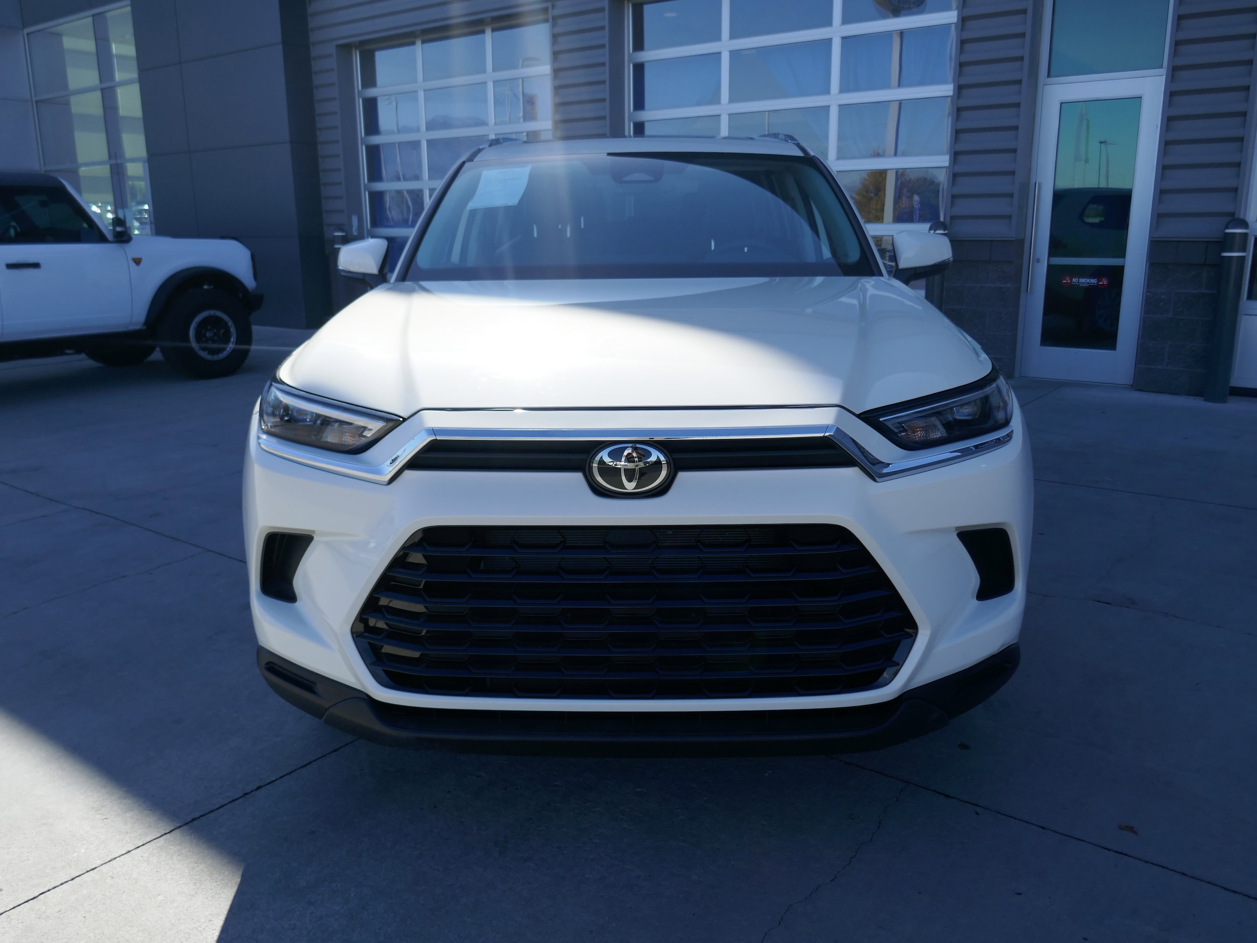 2024 Toyota Grand Highlander XLE photo 2