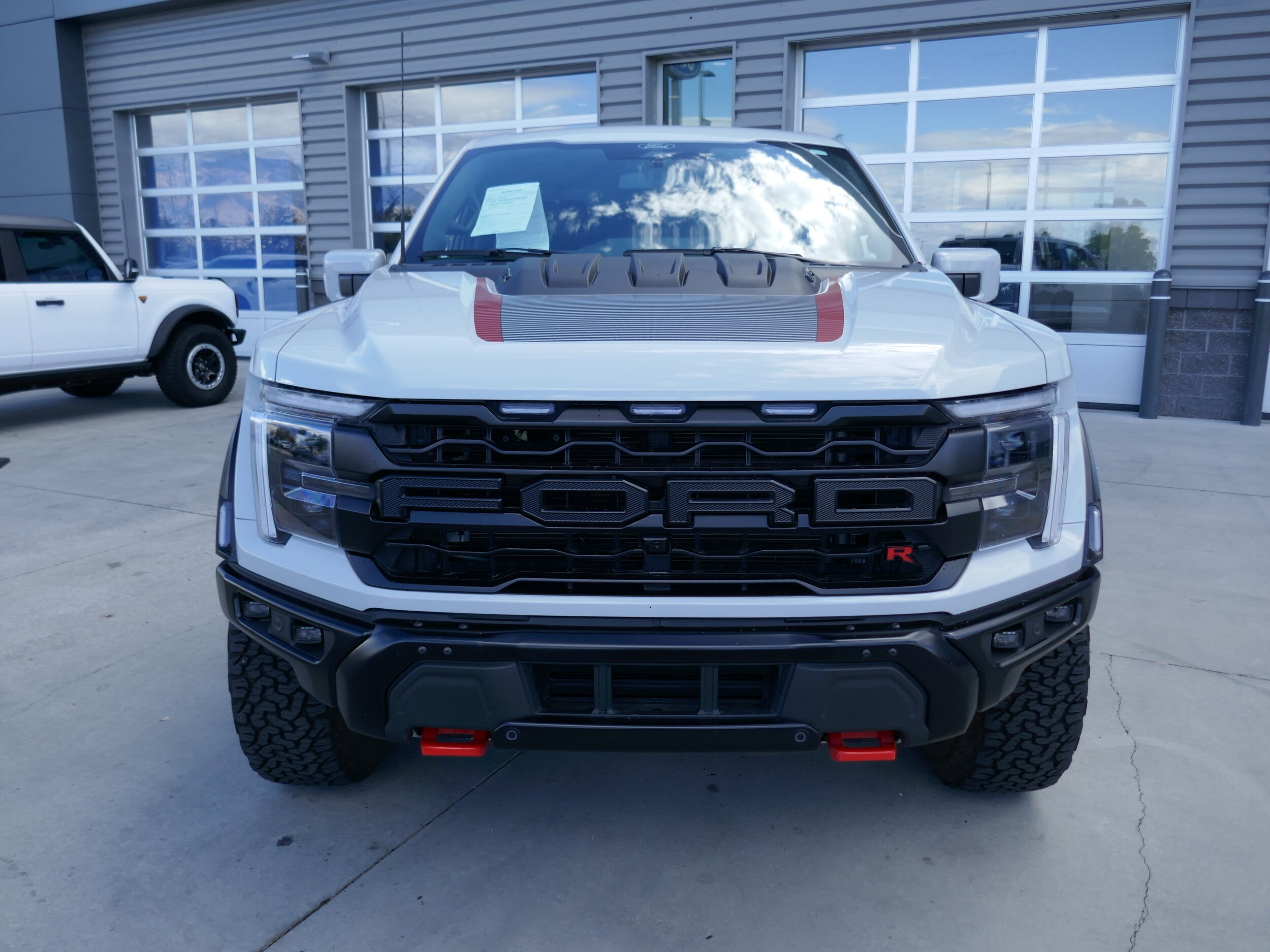 2024 Ford F-150 Raptor photo 2