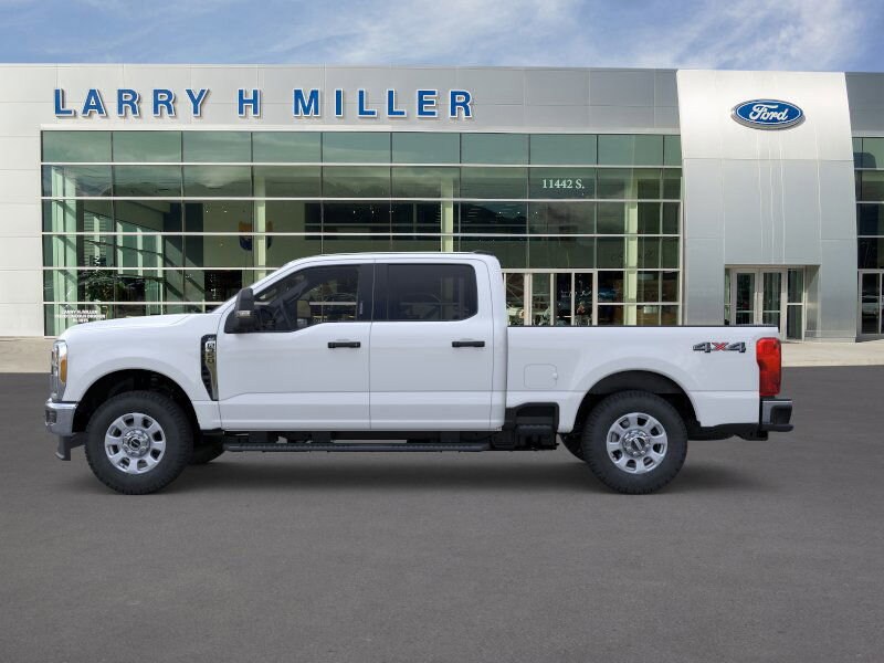 2025 Ford F-350 XLT photo 3