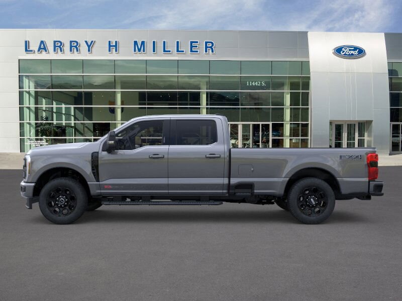 2025 Ford F-350 Lariat photo 3
