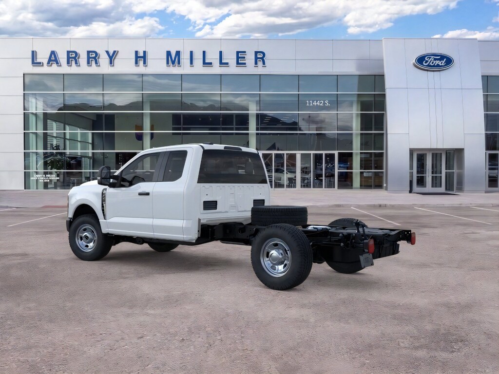 New 2026 Ford Super Duty F-350 SRW XL 4WD SuperCab 168" WB 60" CA V8 Engine