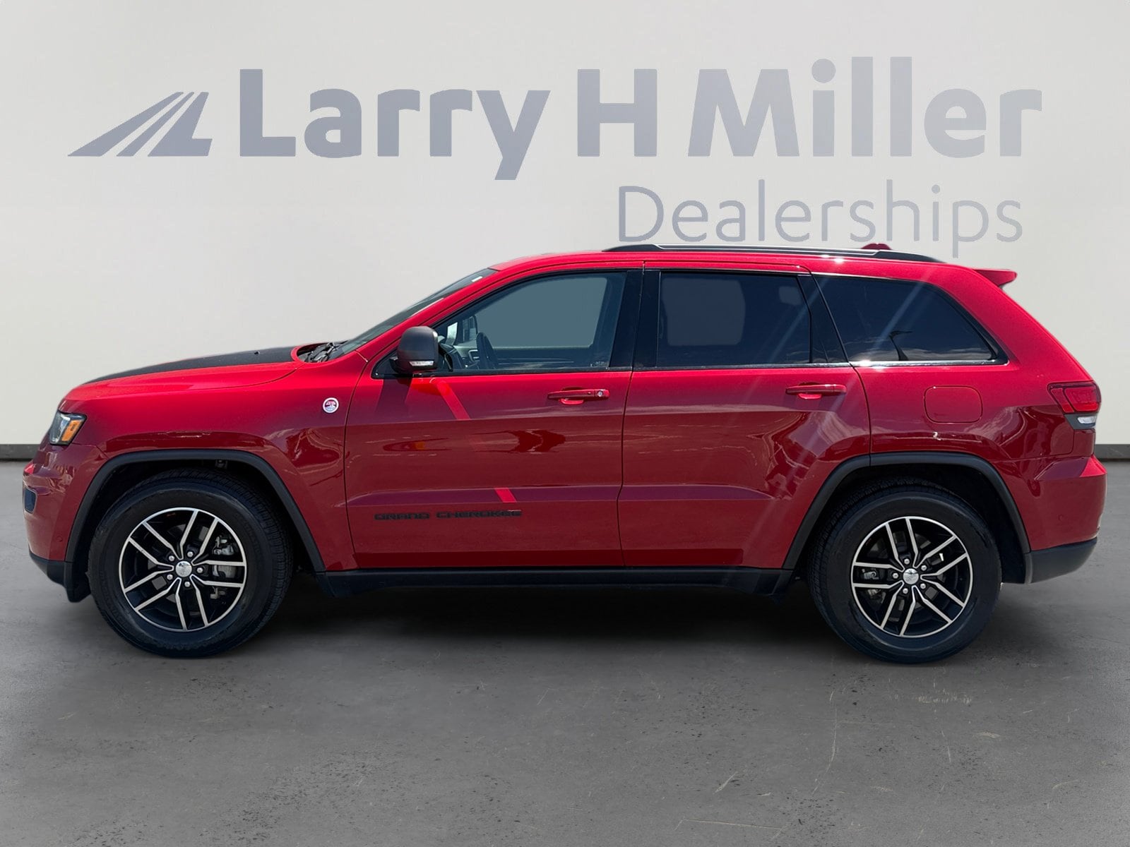 Used 2018 Jeep Grand Cherokee Trailhawk with VIN 1C4RJFLG5JC214658 for sale in Draper, UT