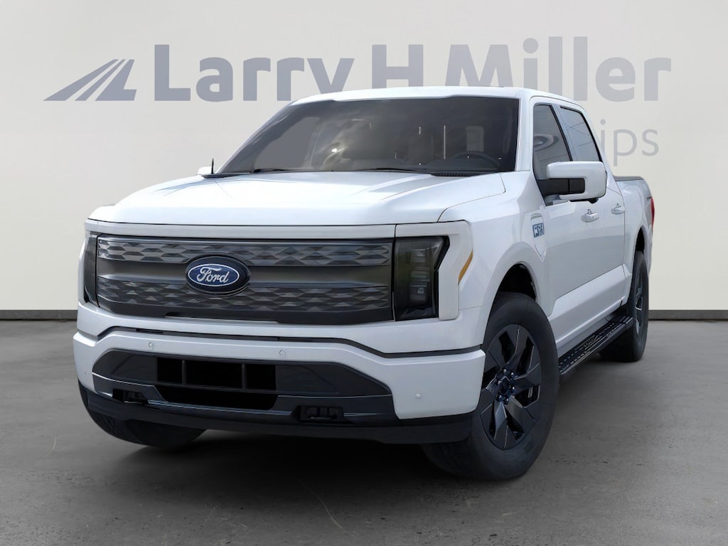 New 2025 Ford F-150 Lightning LARIAT 4WD SuperCrew 5-1/2' Box I Engine