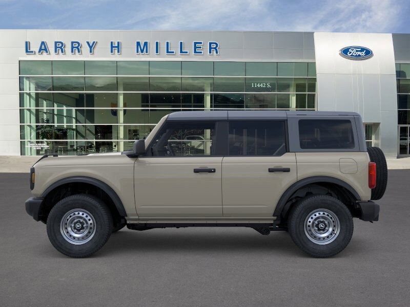 2025 Ford Bronco Base photo 4