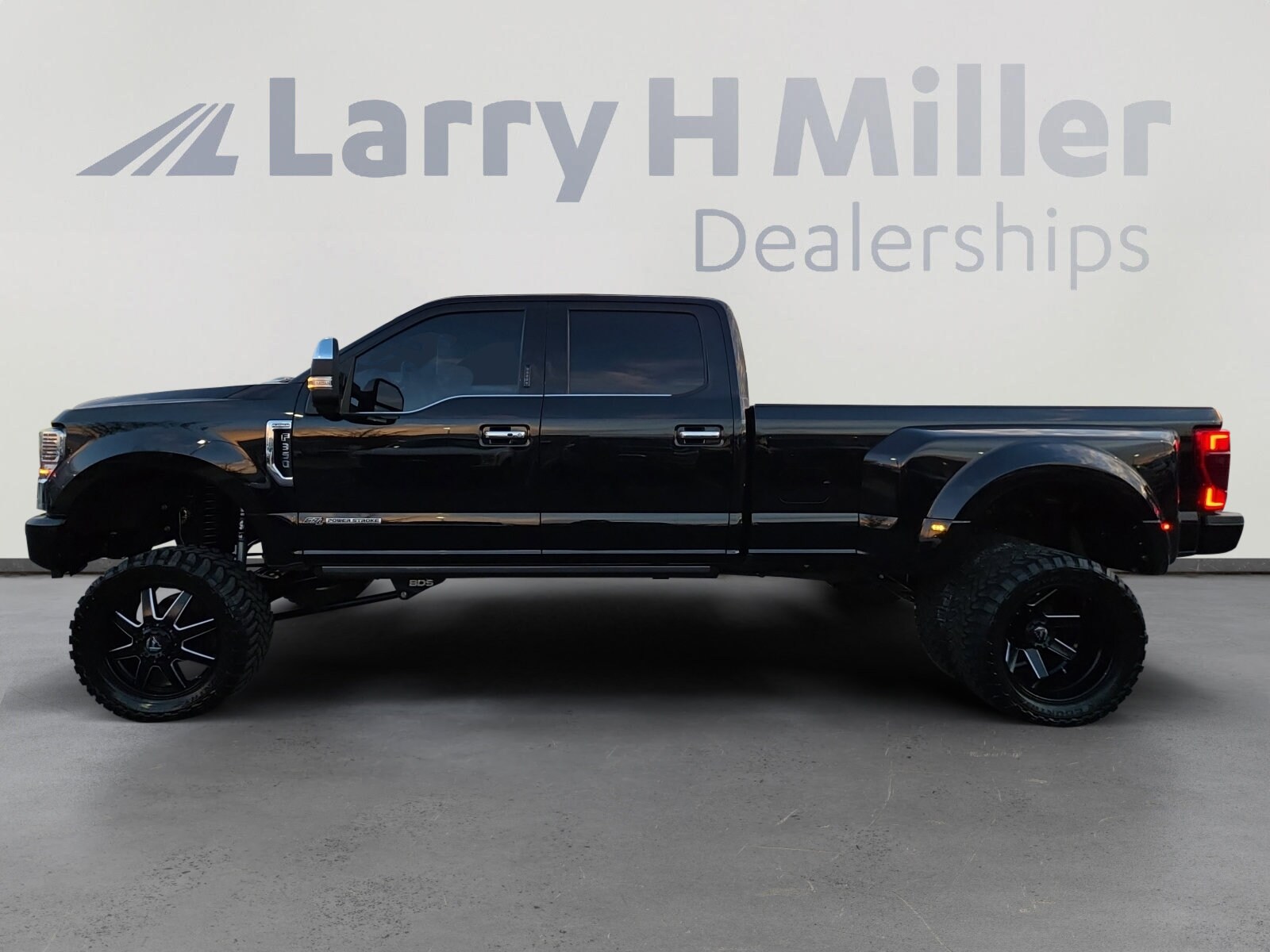 2020 Ford F-350 Platinum photo 2