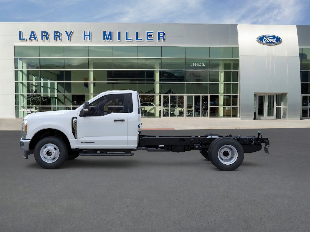 New 2025 Ford Super Duty F-350 DRW XL 4X4 CHASSIS CAB DRW/169 V8 Engine