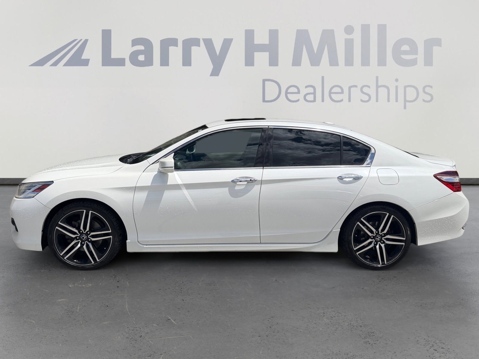 Used 2016 Honda Accord Touring with VIN 1HGCR3F98GA017029 for sale in Draper, UT