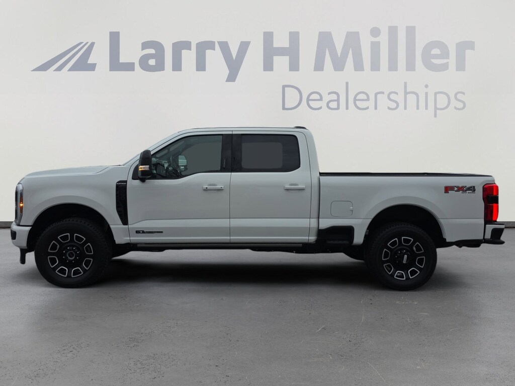 New 2026 Ford Super Duty F-250 SRW Platinum 4WD Crew Cab 6-3/4' Box V8 Engine