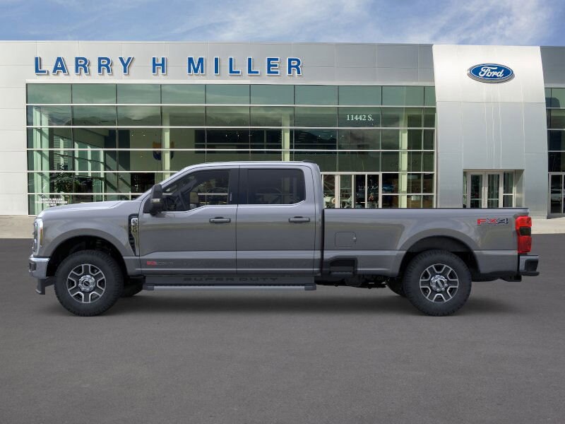 2025 Ford F-350 Lariat photo 3