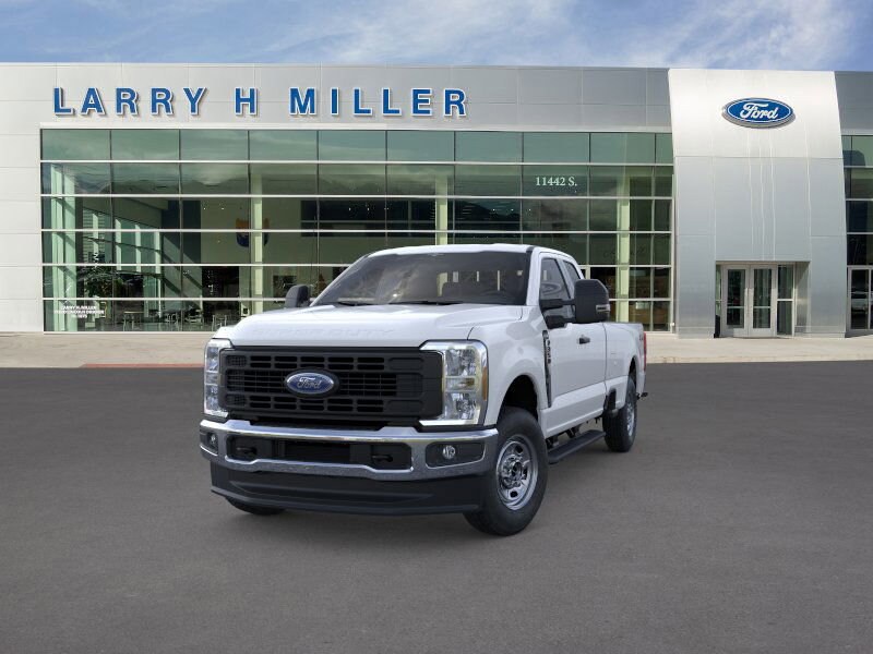 2025 Ford F-350 XL photo 2