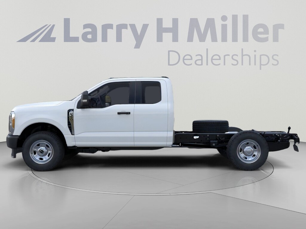 New 2026 Ford Super Duty F-350 SRW XL 4WD SuperCab 168" WB 60" CA V8 Engine