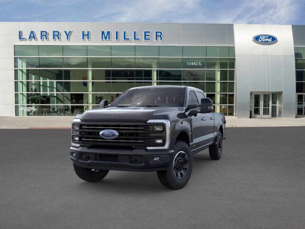 New 2026 Ford Super Duty F-350 SRW Platinum 4WD Crew Cab 6-3/4' Box V8 Engine