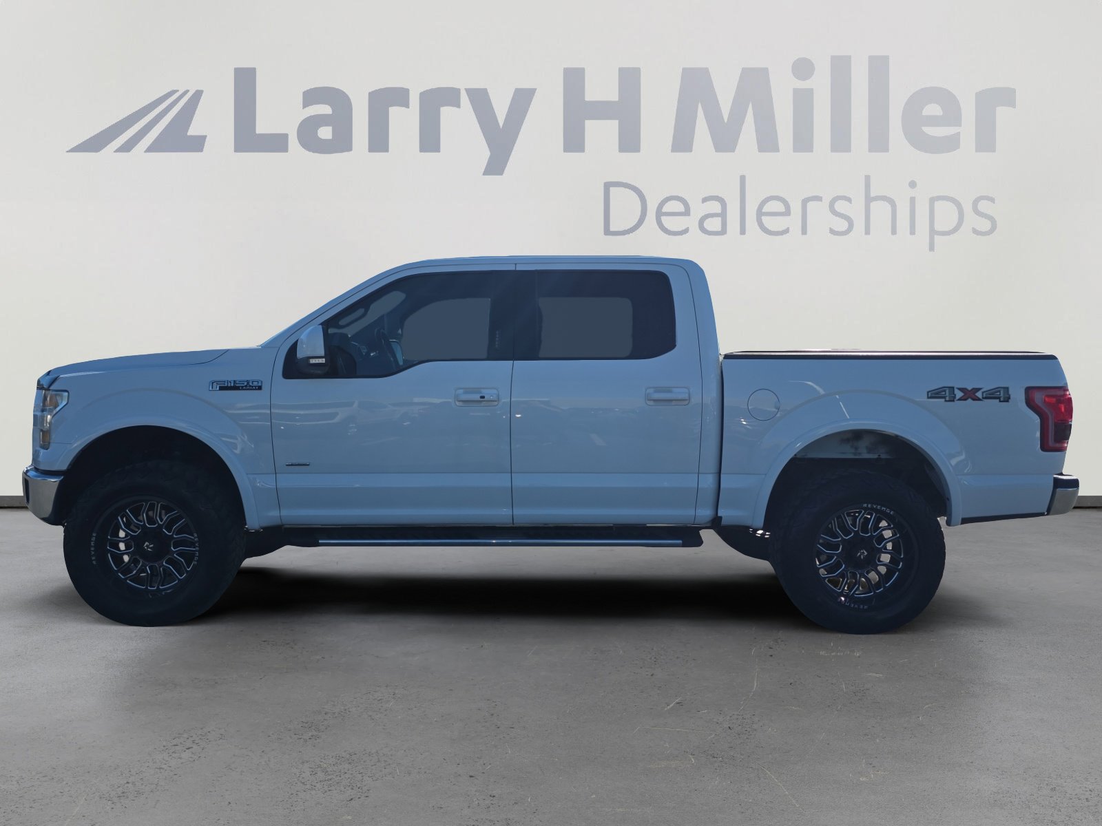 2016 Ford F-150 Lariat photo 2