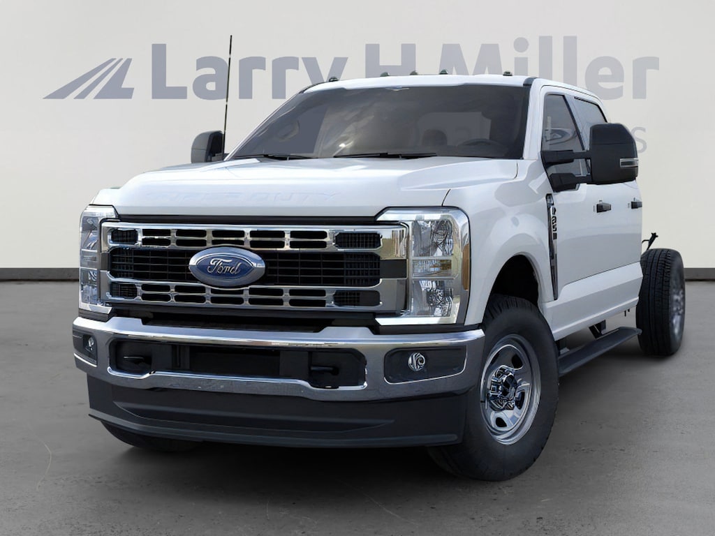 New 2026 Ford Super Duty F-350 SRW XL 4WD Crew Cab 179" WB 60" CA V8 Engine