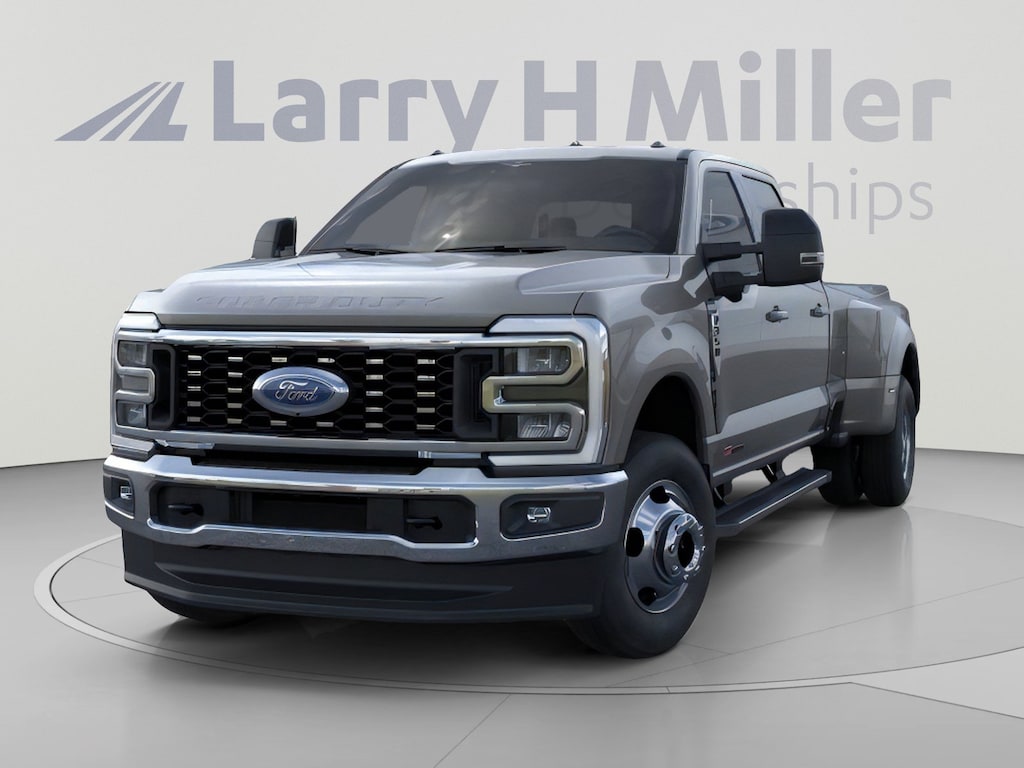 New 2026 Ford Super Duty F-350 DRW LARIAT 4WD Crew Cab 8' Box V8 Engine