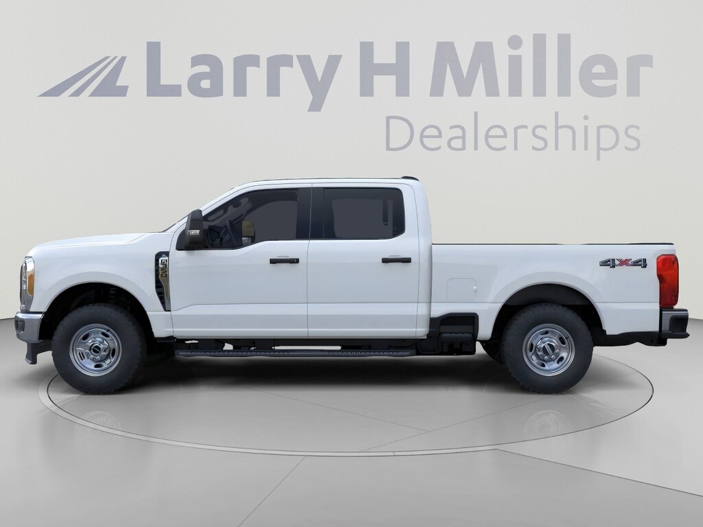 New 2026 Ford Super Duty F-350 SRW XL 4WD Crew Cab 8' Box V8 Engine