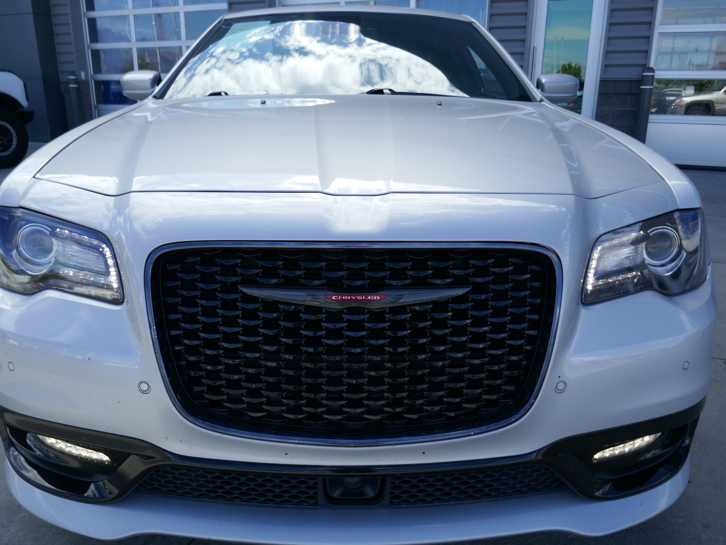 2021 Chrysler 300 photo 3