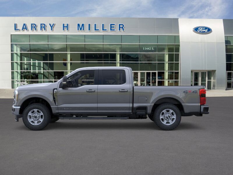 2026 Ford F-350 XLT photo 3