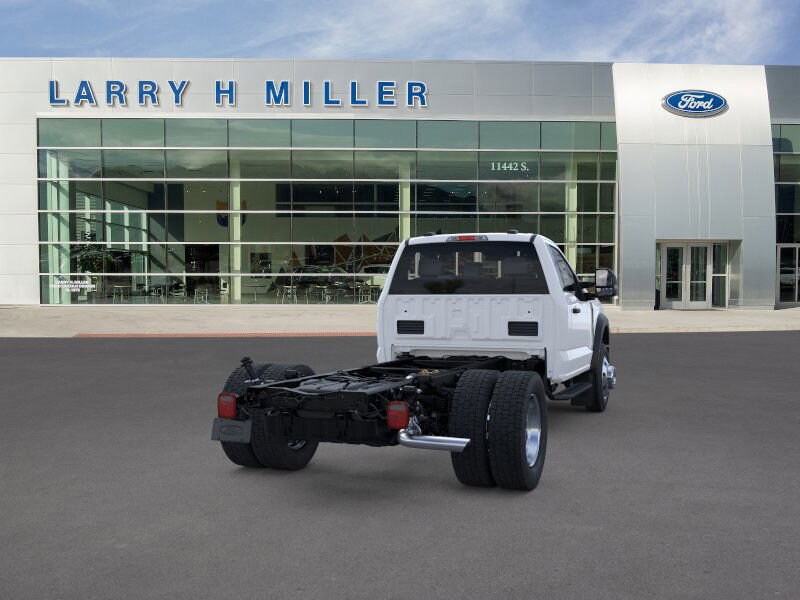 2025 Ford F-550 Super Duty Chassis Cab XLT - Photo 8