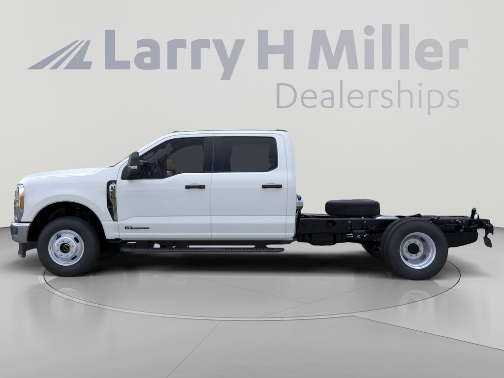 New 2026 Ford Super Duty F-350 DRW XL 4WD Crew Cab 179" WB 60" CA V8 Engine