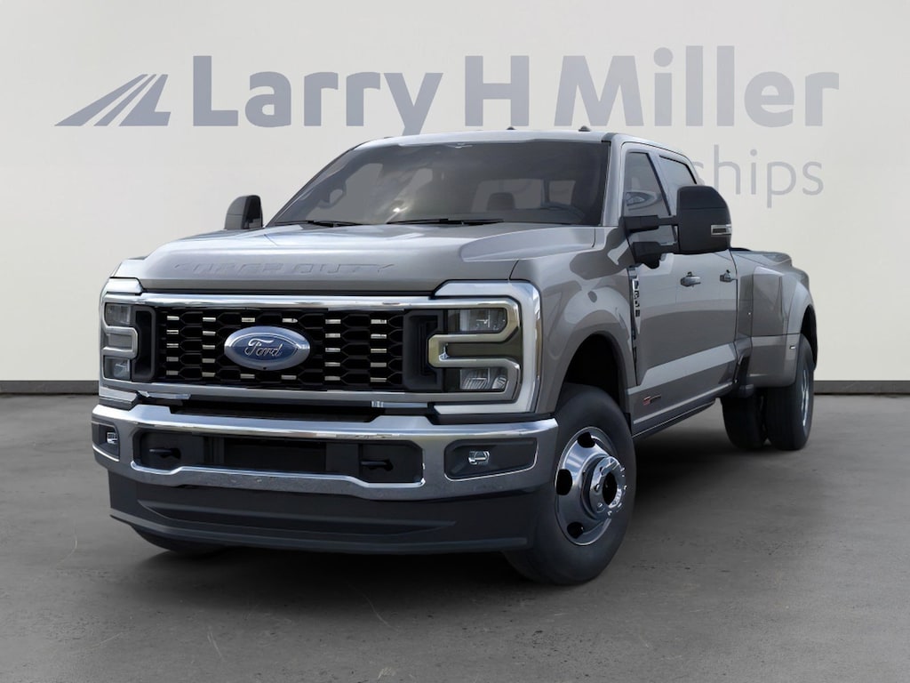 New 2026 Ford Super Duty F-350 DRW LARIAT 4WD Crew Cab 8' Box V8 Engine