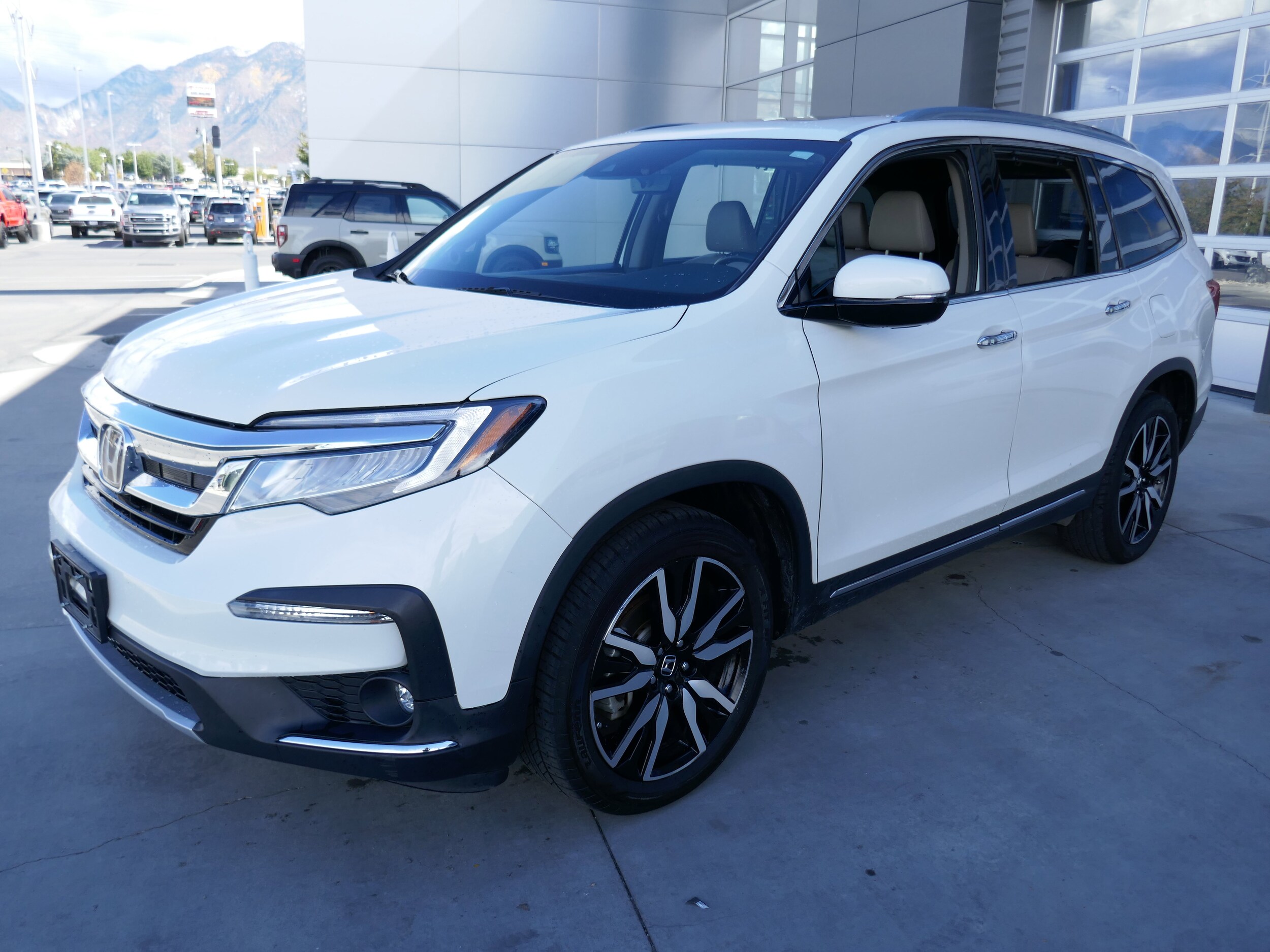 2019 Honda Pilot Touring photo 3