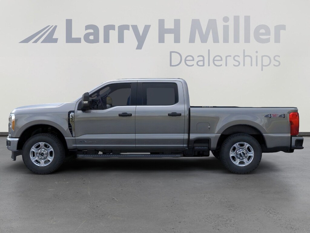 New 2026 Ford Super Duty F-350 SRW XLT 4WD Crew Cab 6-3/4' Box V8 Engine