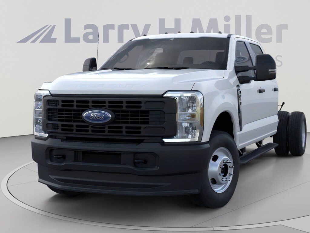 New 2026 Ford Super Duty F-350 DRW XL 4WD Crew Cab 179" WB 60" CA V8 Engine