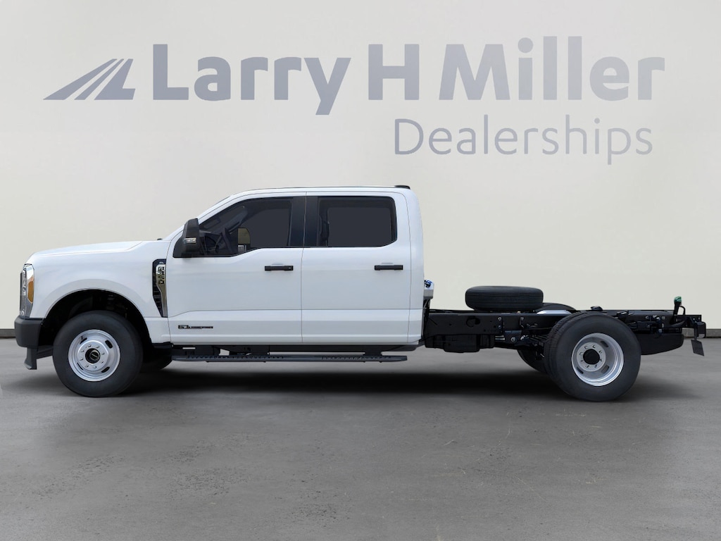 New 2026 Ford Super Duty F-350 DRW XL 4WD Crew Cab 179" WB 60" CA V8 Engine