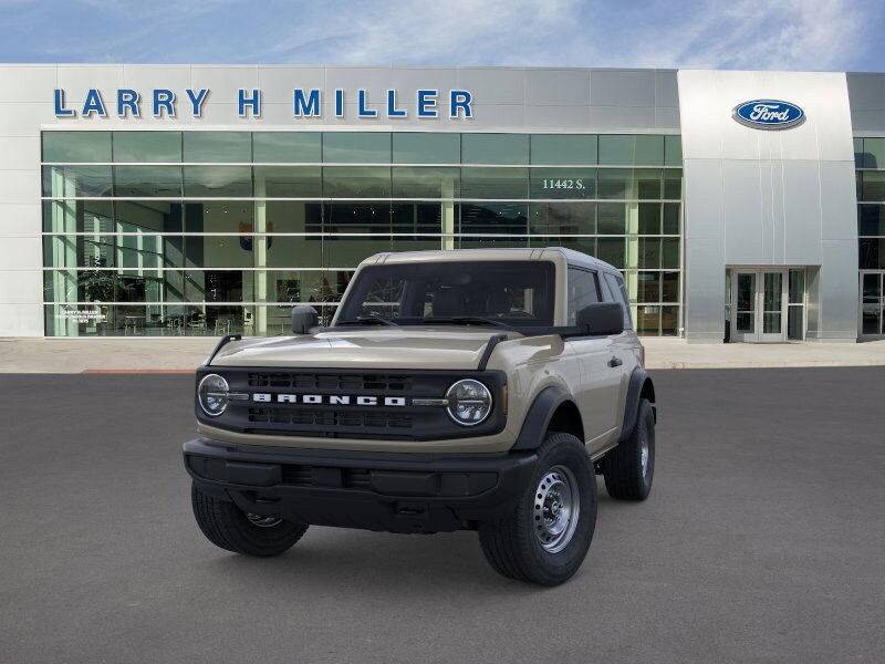 2025 Ford Bronco Base photo 2