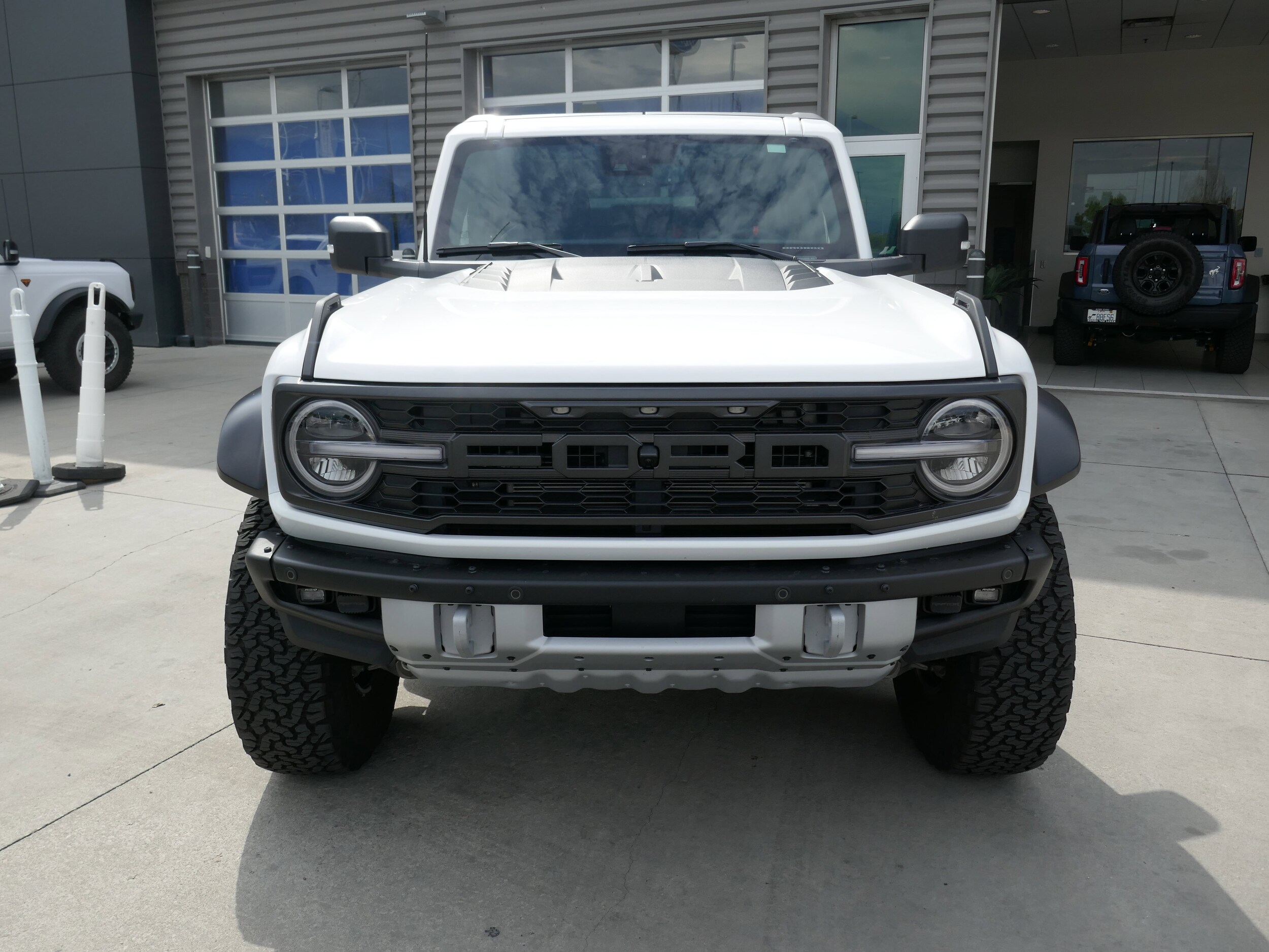 2023 Ford Bronco Raptor photo 2