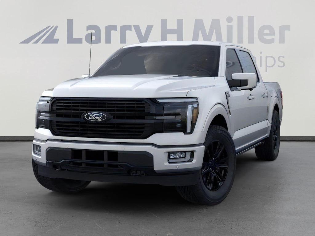 New 2025 Ford F-150 Platinum 4WD SuperCrew 5-1/2' Box V6 Engine