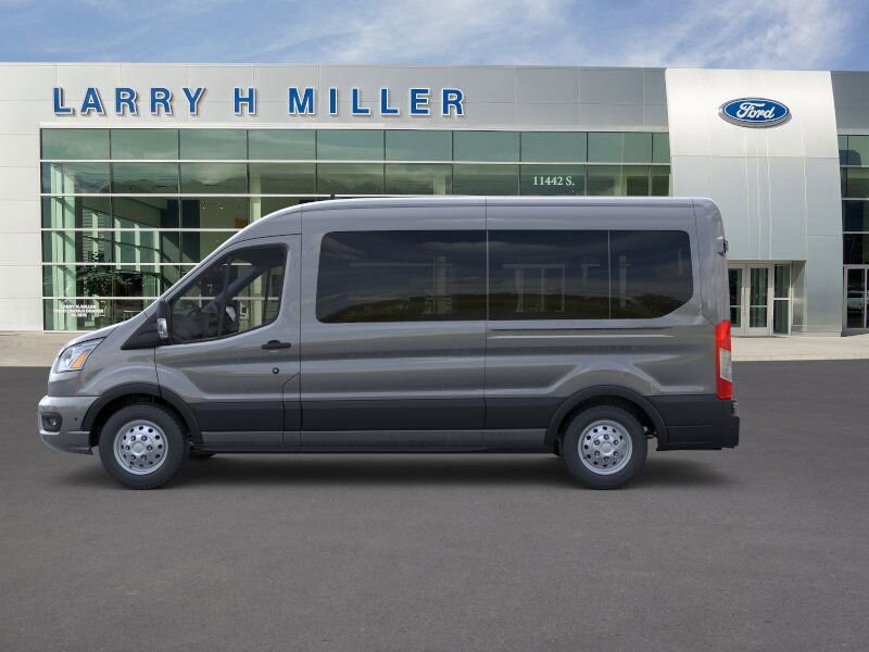 2025 Ford Transit Passenger XLT photo 3