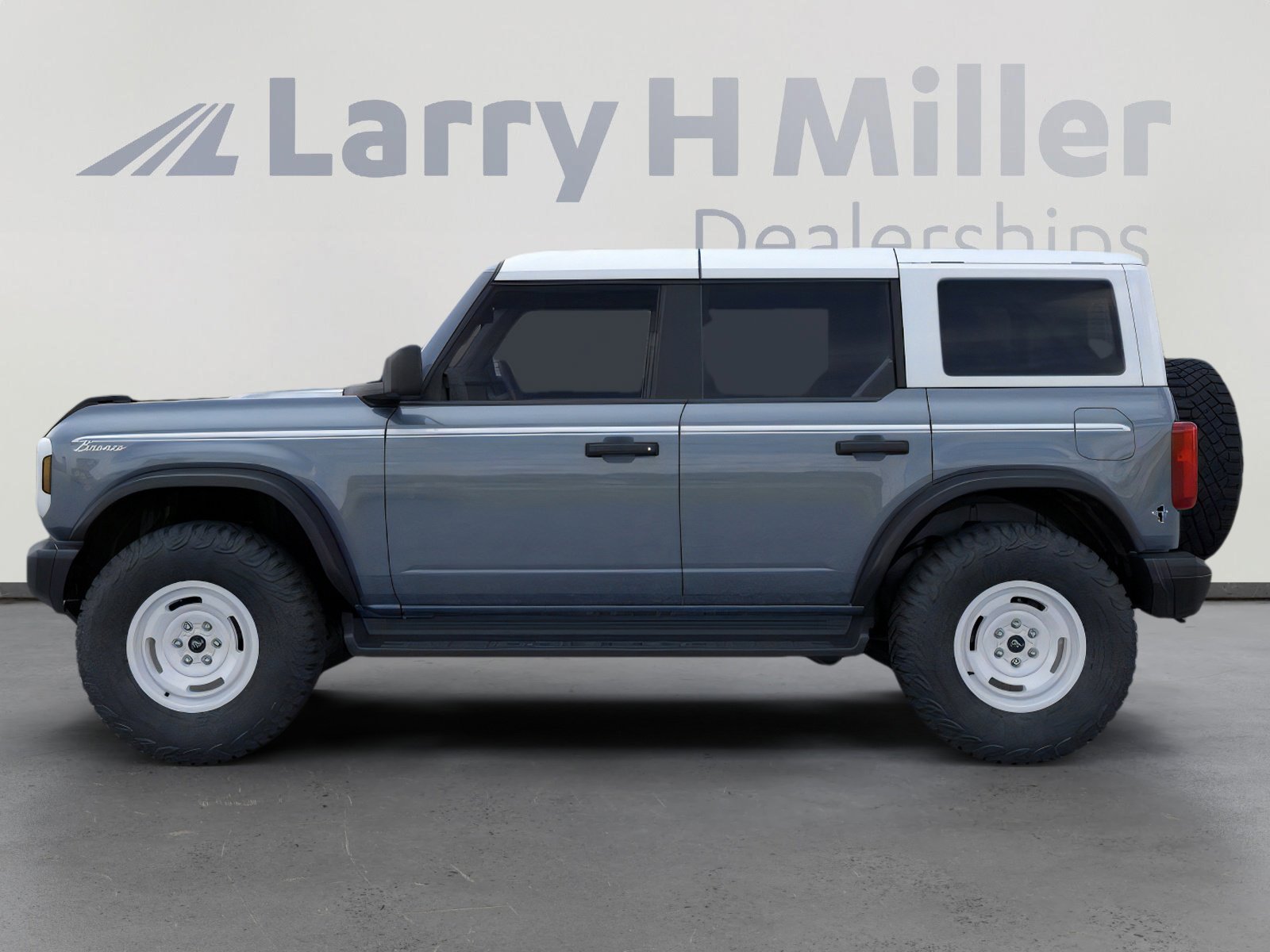 2025 Ford Bronco Heritage First Edition photo 3