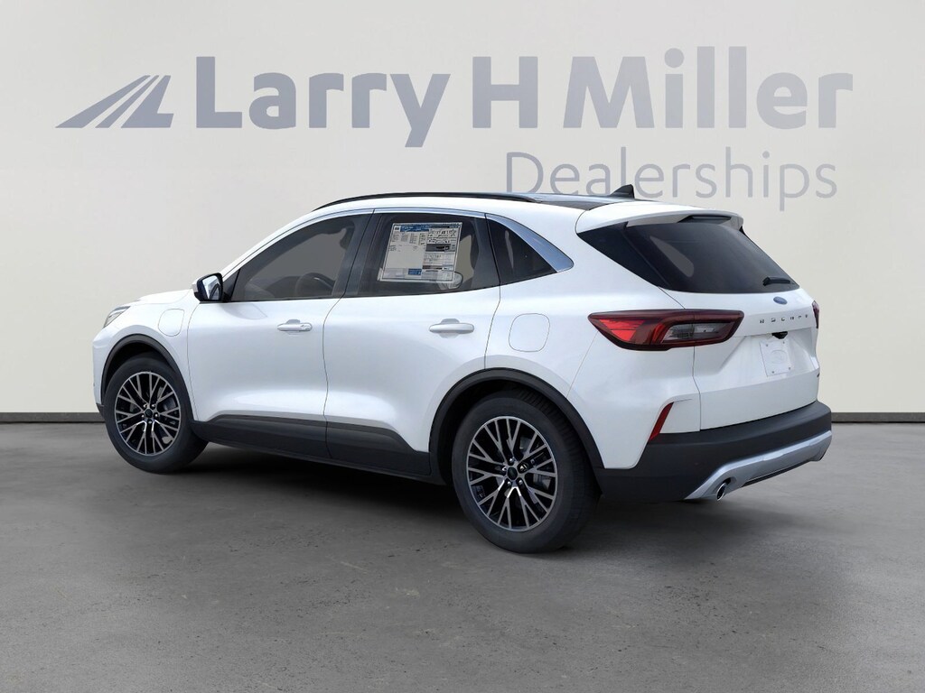 New 2026 Ford Escape PHEV FWD I4 Engine