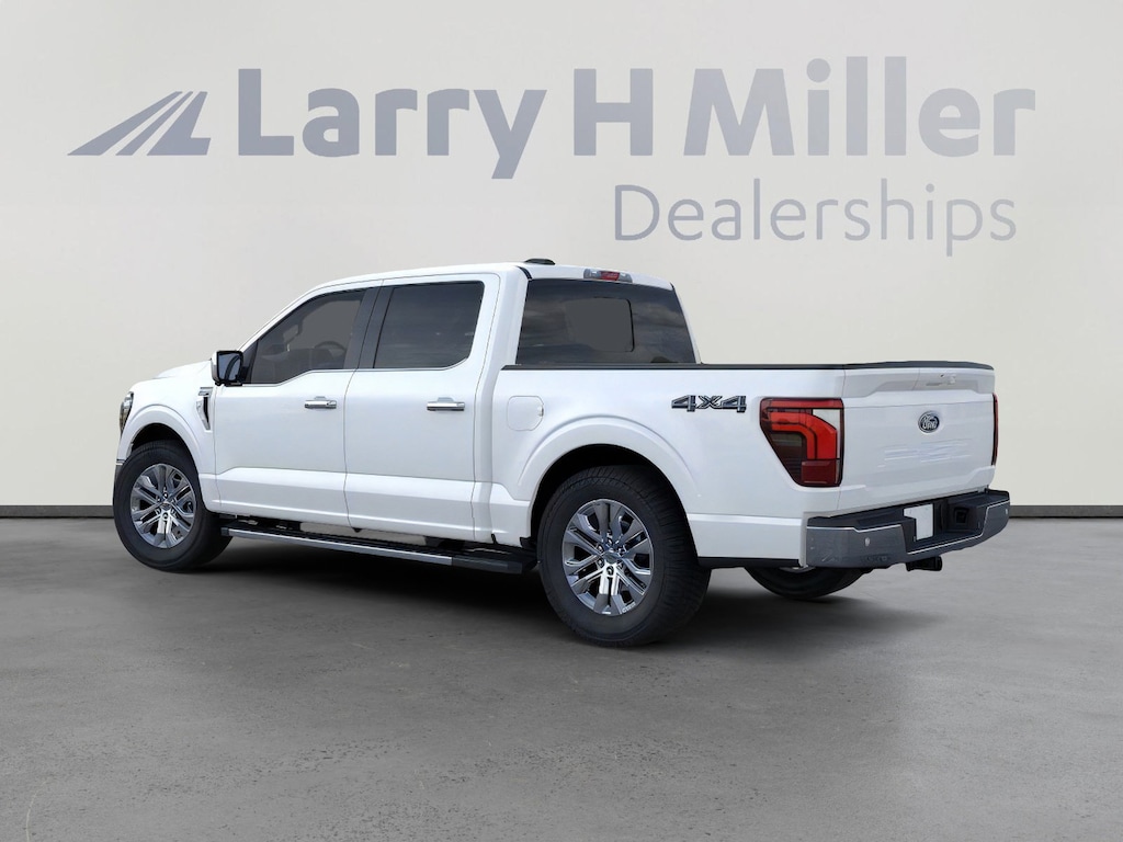 New 2025 Ford F-150 LARIAT 4WD SuperCrew 5-1/2' Box V6 Engine