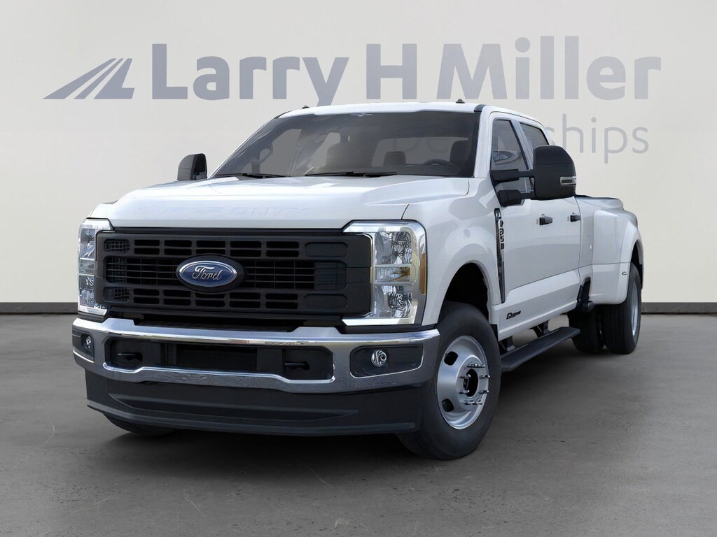 New 2026 Ford Super Duty F-350 DRW XL 4WD Crew Cab 8' Box V8 Engine