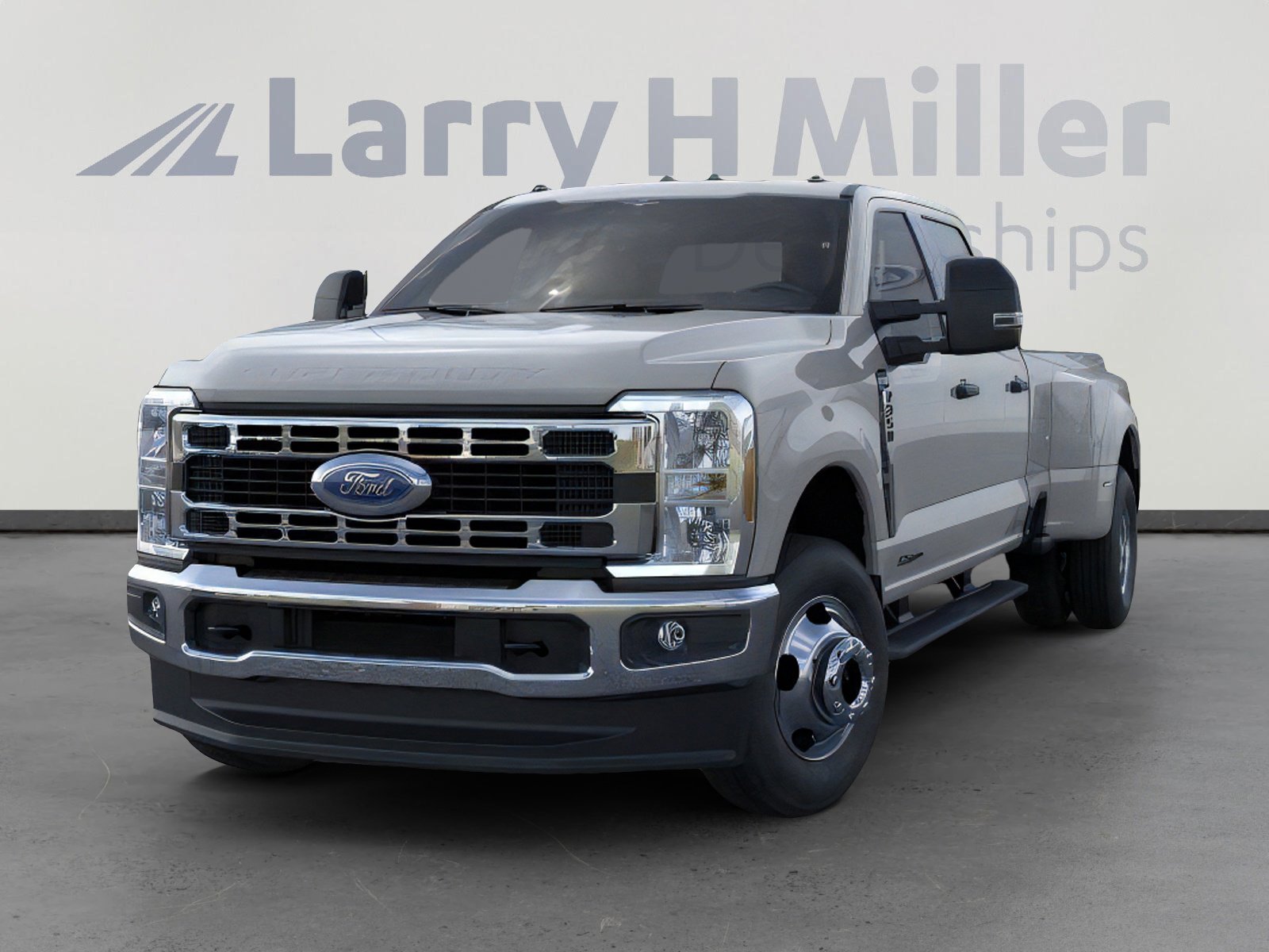 2026 Ford F-350 XLT photo 2