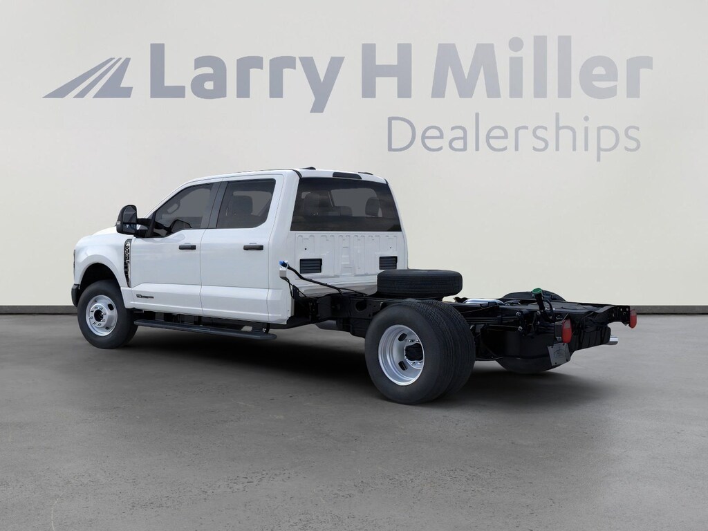 New 2026 Ford Super Duty F-350 DRW XL 4WD Crew Cab 179" WB 60" CA V8 Engine