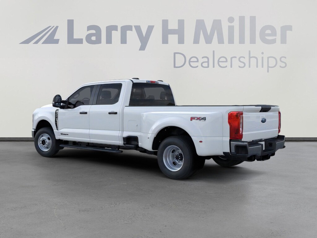 New 2026 Ford Super Duty F-350 DRW XL 4WD Crew Cab 8' Box V8 Engine