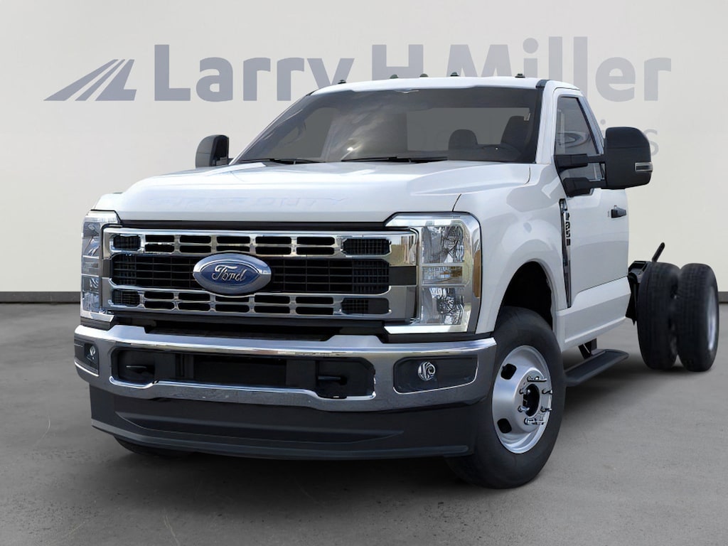 New 2025 Ford Super Duty F-350 DRW XL 4X4 CHASSIS CAB DRW/169 V8 Engine