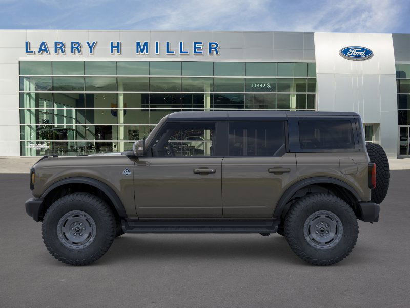 2025 Ford Bronco Outer Banks photo 2